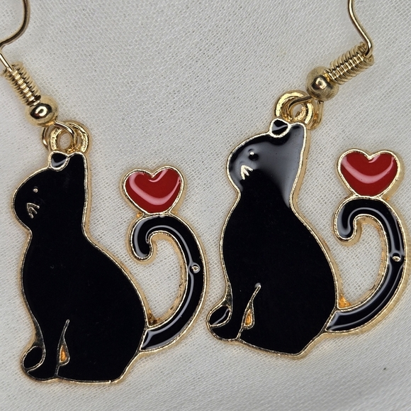 Black Cat Earrings with Red Heart - Picture 1 of 3